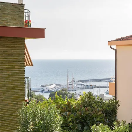 H11 Silver House * San Remo
